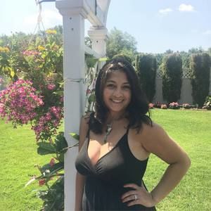 Meet your Posher, Valentina